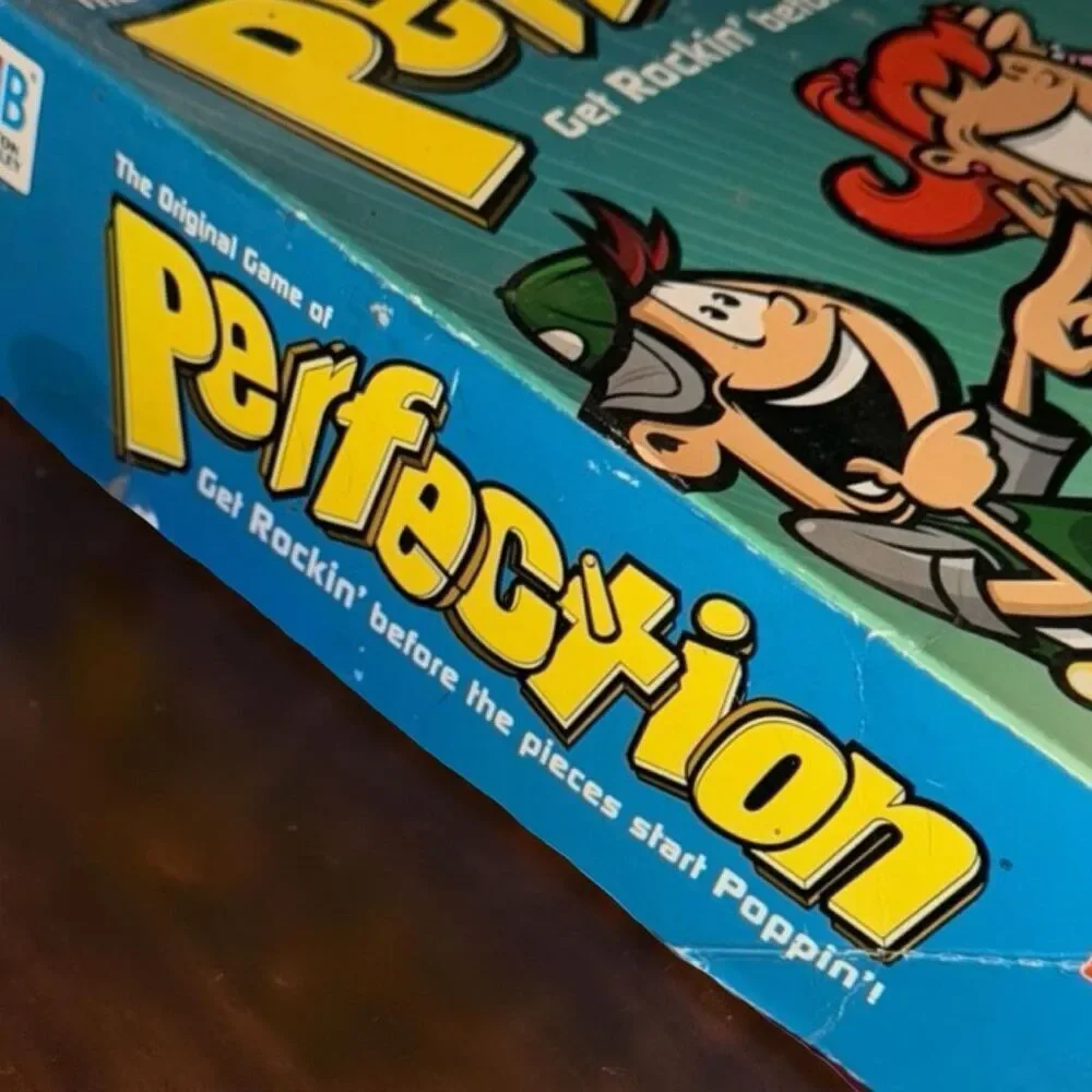 2006 Milton Bradley Strategy Game Perfection COMPLETE